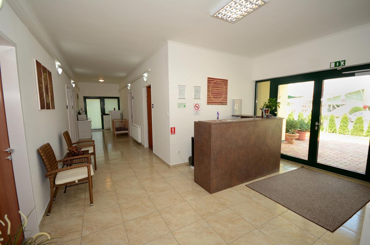 Bed and Breakfast Szarszo Panzio à Balatonszarszo Extérieur photo