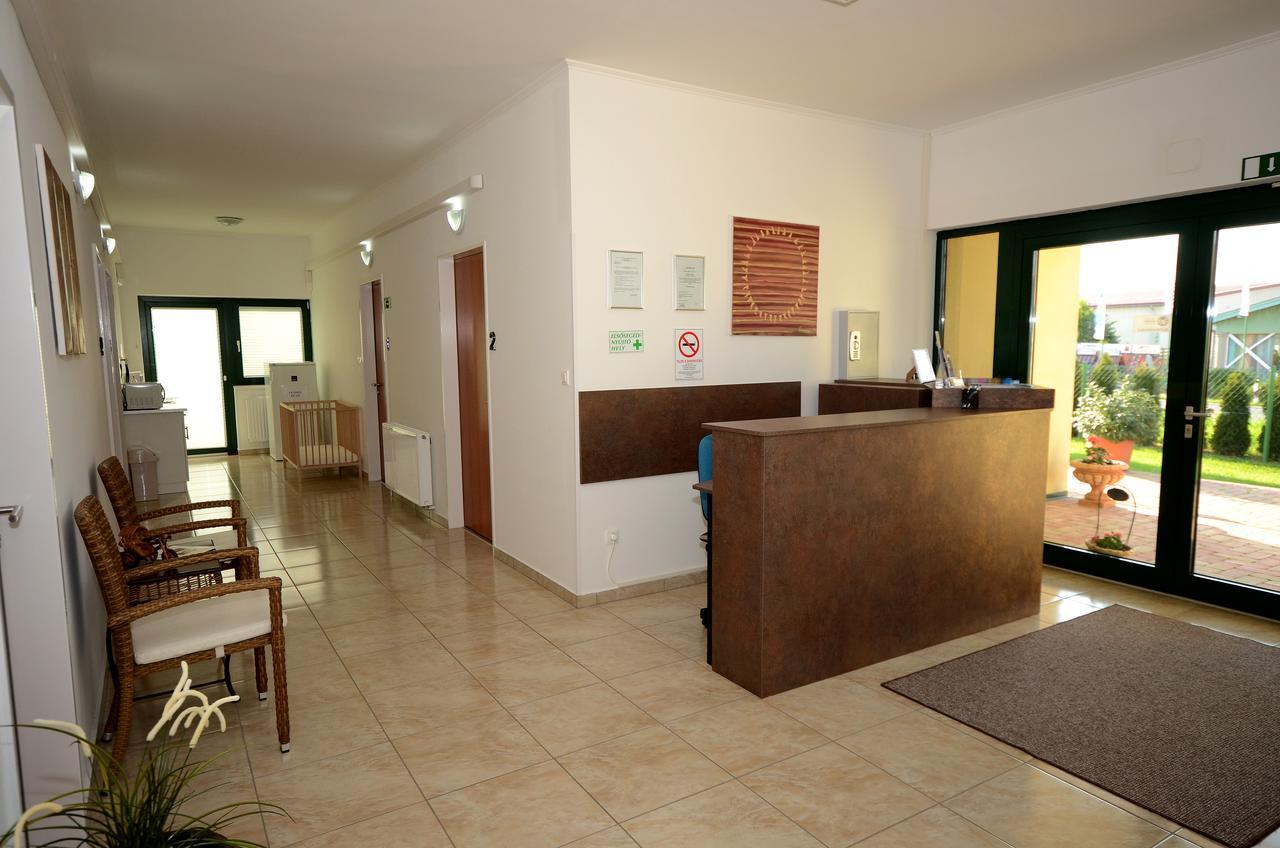 Bed and Breakfast Szarszo Panzio à Balatonszarszo Extérieur photo